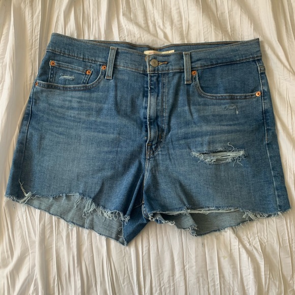 Vintage Levi’s Jean Shorts - Picture 1 of 2